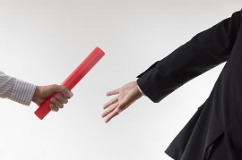 業務の引継ぎマニュアルとは？引継ぎ書との違いや必要項目、作り方を解説