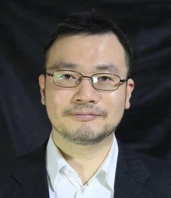 伊地知 晋平 氏